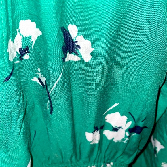 Abercrombie & Fitch Green Floral Crop 💚 - Picture 6 of 15